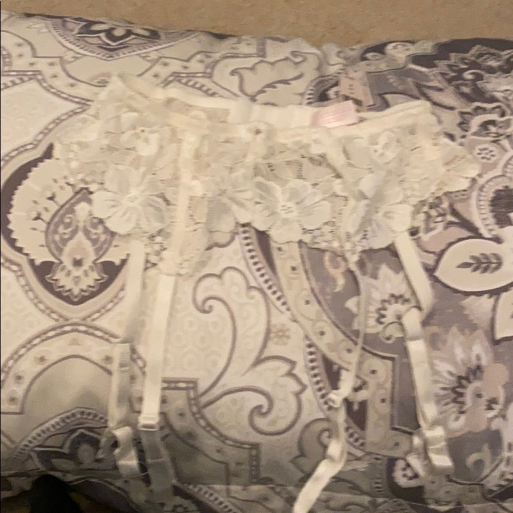 Victoria’s Secret garter